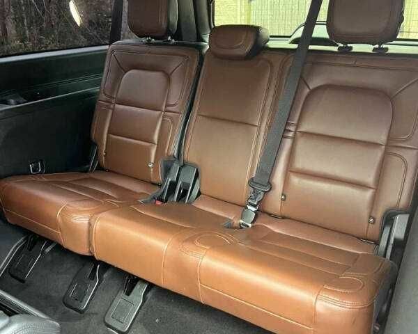 Чорний Лінкольн Navigator, об'ємом двигуна 3.5 л та пробігом 33 тис. км за 21400 $, фото 15 на Automoto.ua