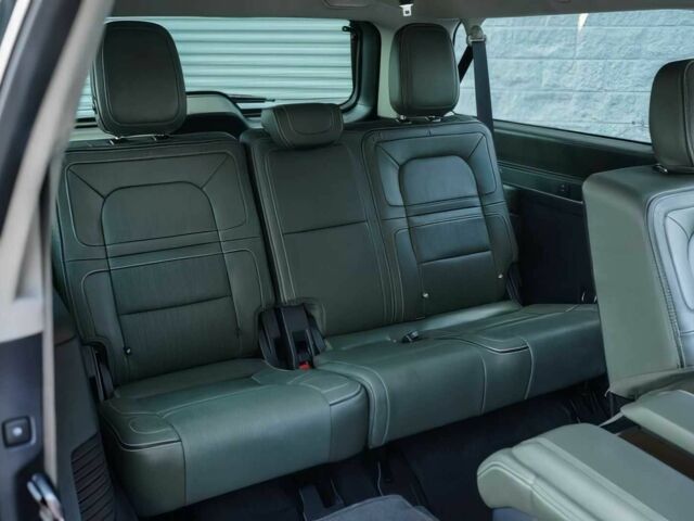 Чорний Лінкольн Navigator, об'ємом двигуна 3.5 л та пробігом 15 тис. км за 37000 $, фото 14 на Automoto.ua