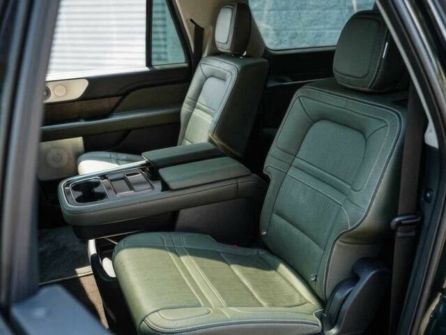 Чорний Лінкольн Navigator, об'ємом двигуна 3.5 л та пробігом 15 тис. км за 37000 $, фото 11 на Automoto.ua