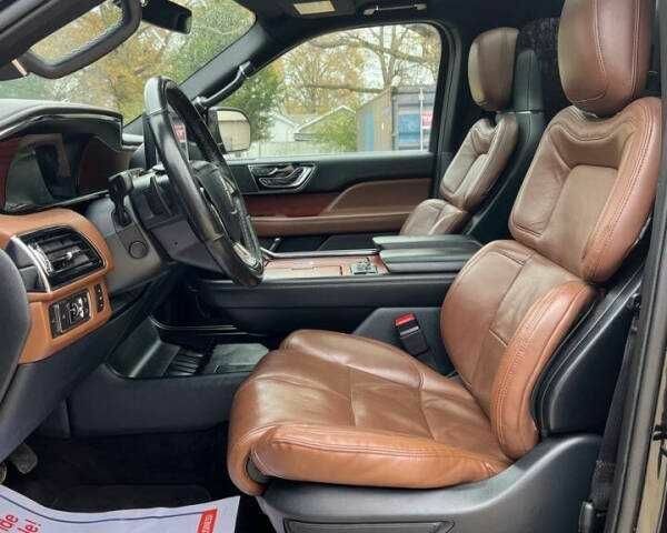 Чорний Лінкольн Navigator, об'ємом двигуна 3.5 л та пробігом 33 тис. км за 21400 $, фото 7 на Automoto.ua