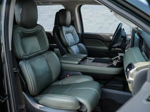 Чорний Лінкольн Navigator, об'ємом двигуна 3.5 л та пробігом 15 тис. км за 37000 $, фото 6 на Automoto.ua