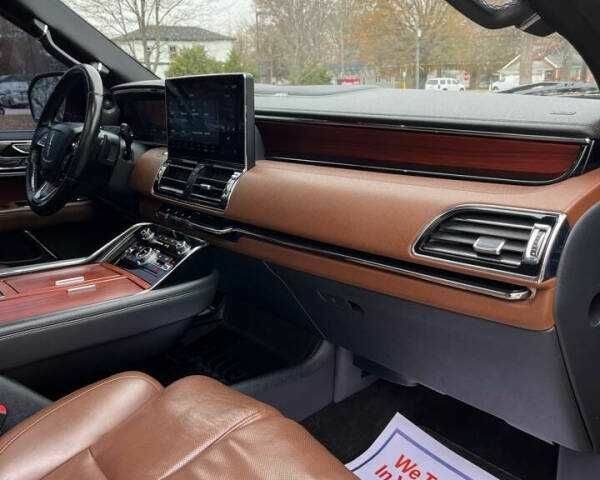 Чорний Лінкольн Navigator, об'ємом двигуна 3.5 л та пробігом 33 тис. км за 21400 $, фото 12 на Automoto.ua