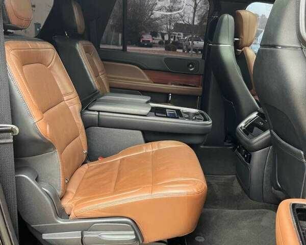 Чорний Лінкольн Navigator, об'ємом двигуна 3.5 л та пробігом 33 тис. км за 21400 $, фото 16 на Automoto.ua