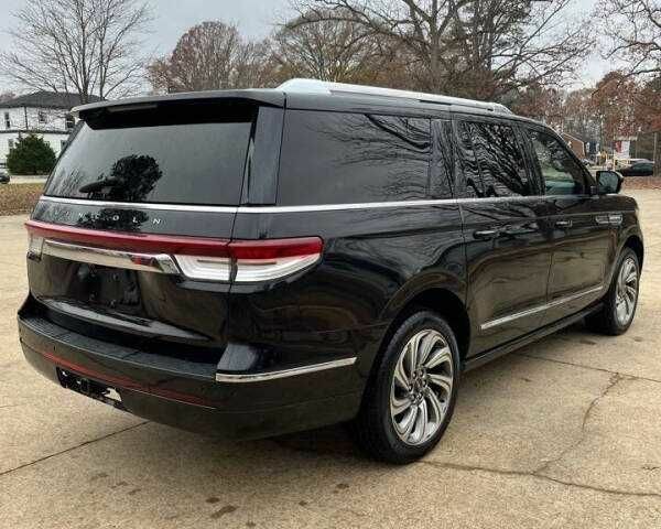 Чорний Лінкольн Navigator, об'ємом двигуна 3.5 л та пробігом 33 тис. км за 21400 $, фото 3 на Automoto.ua