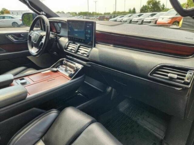 Черный Линкольн Навигатор, объемом двигателя 3.5 л и пробегом 15 тыс. км за 39000 $, фото 11 на Automoto.ua