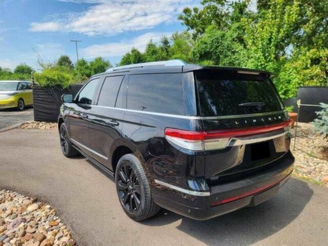 Черный Линкольн Навигатор, объемом двигателя 3.5 л и пробегом 15 тыс. км за 39000 $, фото 4 на Automoto.ua