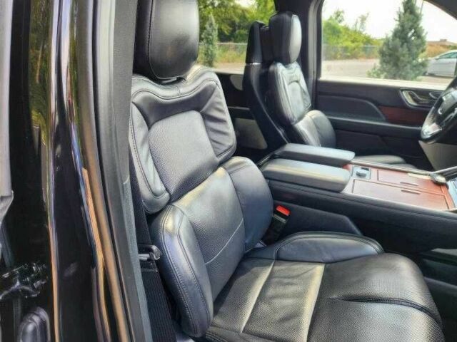 Черный Линкольн Навигатор, объемом двигателя 3.5 л и пробегом 15 тыс. км за 39000 $, фото 9 на Automoto.ua