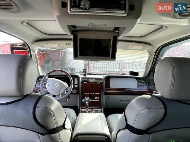 Лінкольн Navigator, об'ємом двигуна 0 л та пробігом 297 тис. км за 13500 $, фото 14 на Automoto.ua
