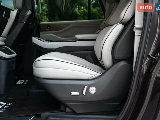 Линкольн Навигатор, объемом двигателя 3.5 л и пробегом 1 тыс. км за 196000 $, фото 44 на Automoto.ua