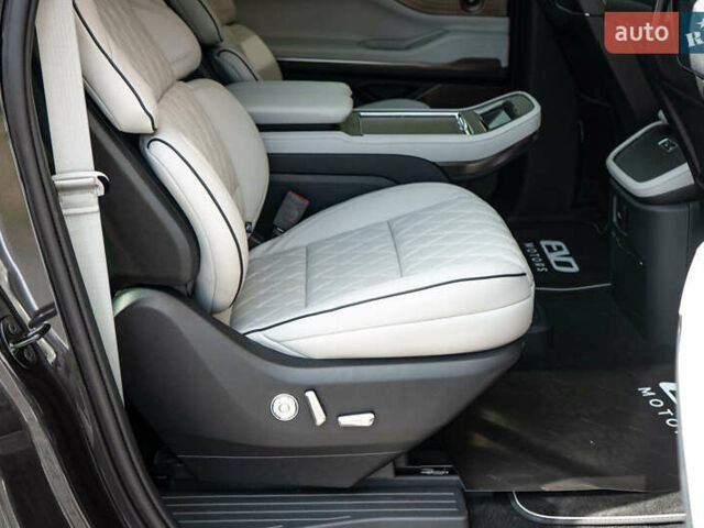 Линкольн Навигатор, объемом двигателя 3.5 л и пробегом 1 тыс. км за 196000 $, фото 49 на Automoto.ua