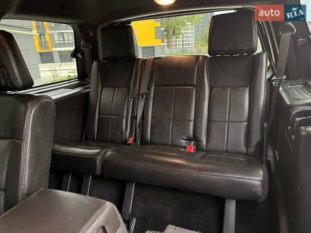 Сірий Лінкольн Navigator, об'ємом двигуна 5.41 л та пробігом 308 тис. км за 18500 $, фото 18 на Automoto.ua