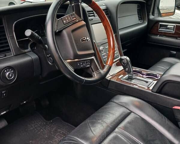 Сірий Лінкольн Navigator, об'ємом двигуна 3.5 л та пробігом 85 тис. км за 21500 $, фото 8 на Automoto.ua