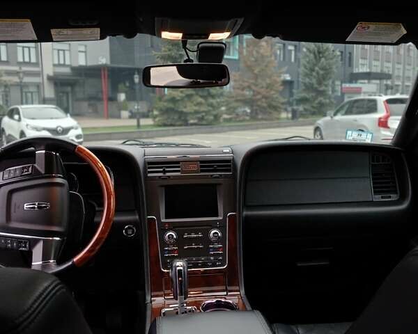 Сірий Лінкольн Navigator, об'ємом двигуна 3.5 л та пробігом 85 тис. км за 21500 $, фото 11 на Automoto.ua
