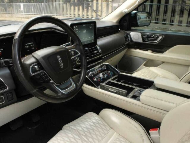 Сірий Лінкольн Navigator, об'ємом двигуна 3.5 л та пробігом 50 тис. км за 28000 $, фото 8 на Automoto.ua