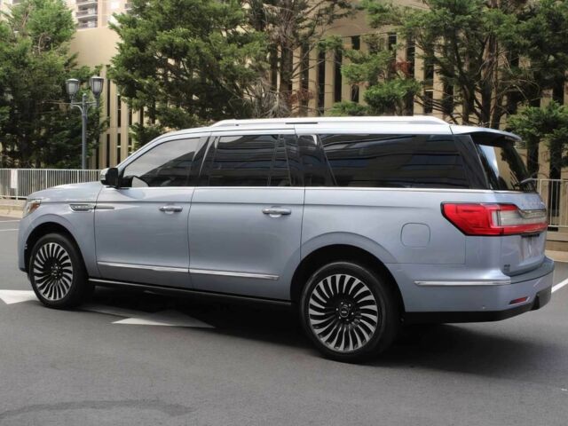 Сірий Лінкольн Navigator, об'ємом двигуна 3.5 л та пробігом 50 тис. км за 28000 $, фото 3 на Automoto.ua
