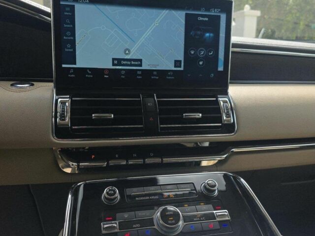 Серый Линкольн Навигатор, объемом двигателя 0 л и пробегом 90 тыс. км за 25000 $, фото 7 на Automoto.ua