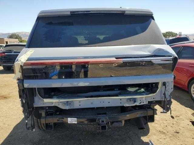 Серый Линкольн Навигатор, объемом двигателя 0 л и пробегом 1 тыс. км за 70000 $, фото 2 на Automoto.ua