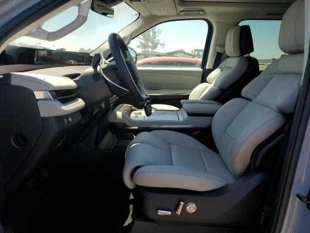 Серый Линкольн Навигатор, объемом двигателя 0 л и пробегом 1 тыс. км за 70000 $, фото 10 на Automoto.ua