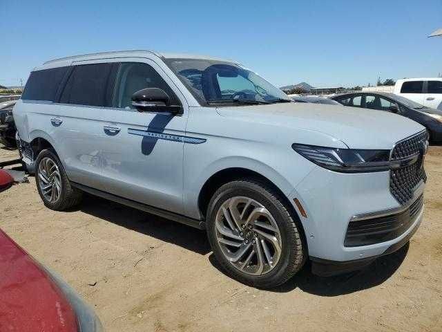 Серый Линкольн Навигатор, объемом двигателя 0 л и пробегом 1 тыс. км за 70000 $, фото 4 на Automoto.ua