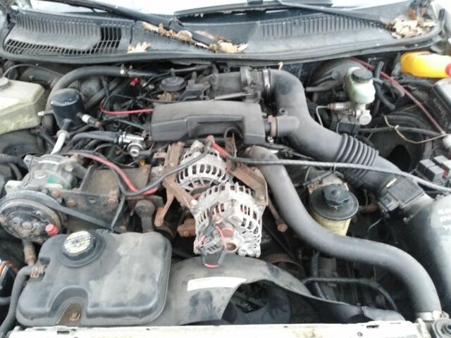 Белый Линкольн Таун Кар, объемом двигателя 4.6 л и пробегом 126 тыс. км за 3800 $, фото 12 на Automoto.ua