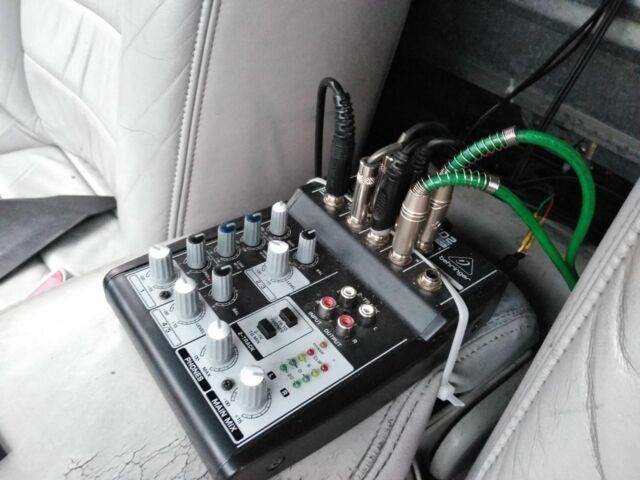 Белый Линкольн Таун Кар, объемом двигателя 4.6 л и пробегом 126 тыс. км за 3800 $, фото 4 на Automoto.ua