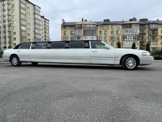Білий Лінкольн Town Car, об'ємом двигуна 4.6 л та пробігом 148 тис. км за 7400 $, фото 4 на Automoto.ua
