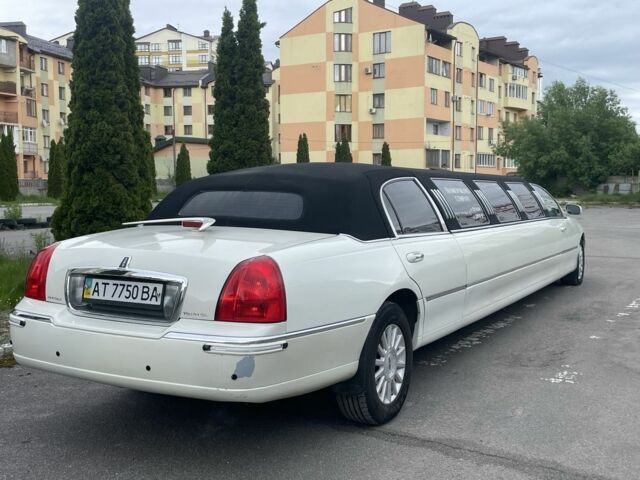 Білий Лінкольн Town Car, об'ємом двигуна 4.6 л та пробігом 148 тис. км за 7400 $, фото 7 на Automoto.ua
