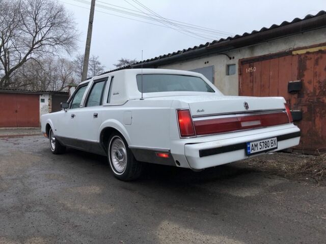 Білий Лінкольн Town Car, об'ємом двигуна 5 л та пробігом 50 тис. км за 11000 $, фото 12 на Automoto.ua