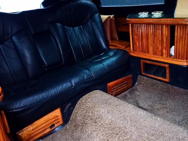 Білий Лінкольн Town Car, об'ємом двигуна 4.6 л та пробігом 400 тис. км за 11800 $, фото 3 на Automoto.ua