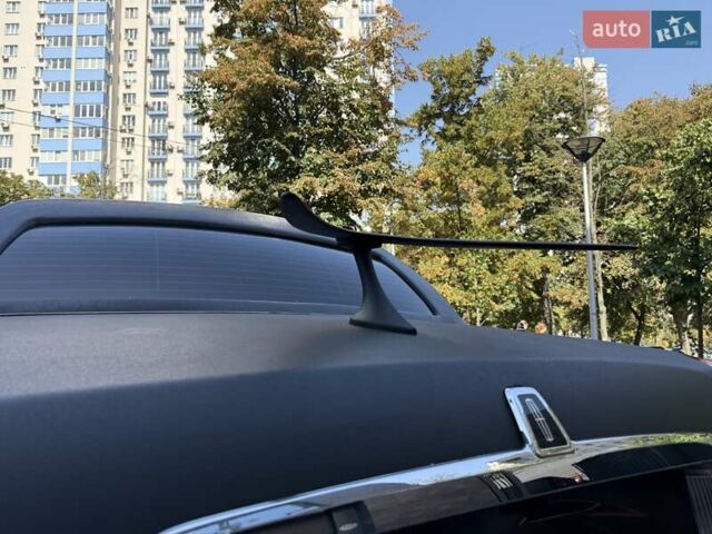 Черный Линкольн Таун Кар, объемом двигателя 4.6 л и пробегом 250 тыс. км за 19900 $, фото 22 на Automoto.ua