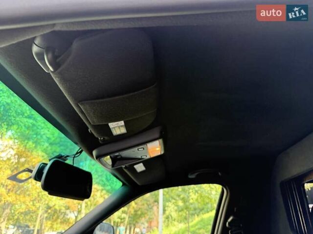 Черный Линкольн Таун Кар, объемом двигателя 4.6 л и пробегом 250 тыс. км за 19900 $, фото 33 на Automoto.ua