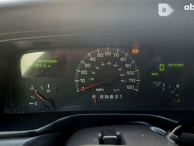 Лінкольн Town Car, об'ємом двигуна 4.6 л та пробігом 334 тис. км за 8000 $, фото 12 на Automoto.ua