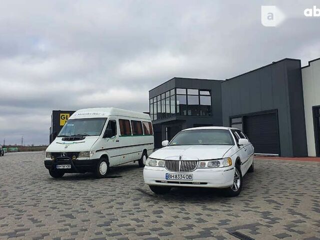 Лінкольн Town Car, об'ємом двигуна 4.6 л та пробігом 334 тис. км за 8000 $, фото 19 на Automoto.ua