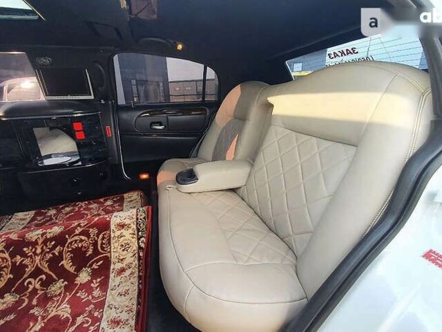 Лінкольн Town Car, об'ємом двигуна 4.6 л та пробігом 334 тис. км за 8000 $, фото 18 на Automoto.ua