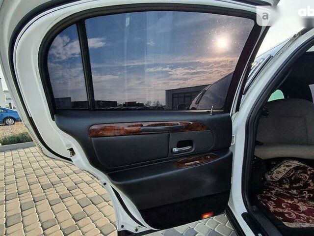 Лінкольн Town Car, об'ємом двигуна 4.6 л та пробігом 334 тис. км за 8000 $, фото 16 на Automoto.ua
