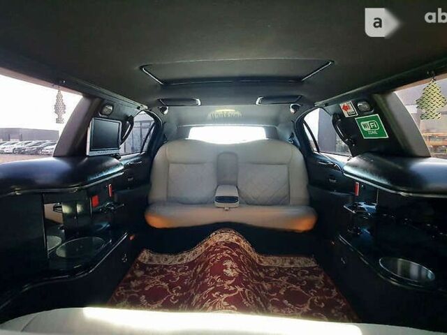 Лінкольн Town Car, об'ємом двигуна 4.6 л та пробігом 334 тис. км за 8000 $, фото 13 на Automoto.ua