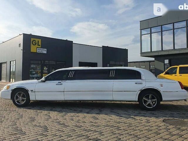 Лінкольн Town Car, об'ємом двигуна 4.6 л та пробігом 334 тис. км за 8000 $, фото 2 на Automoto.ua