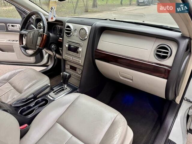 Белый Линкольн Зефир, объемом двигателя 2.97 л и пробегом 233 тыс. км за 5999 $, фото 49 на Automoto.ua