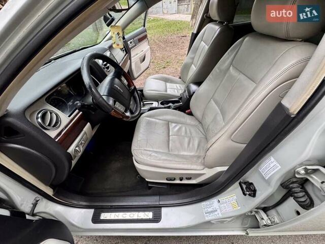 Белый Линкольн Зефир, объемом двигателя 2.97 л и пробегом 233 тыс. км за 5999 $, фото 55 на Automoto.ua