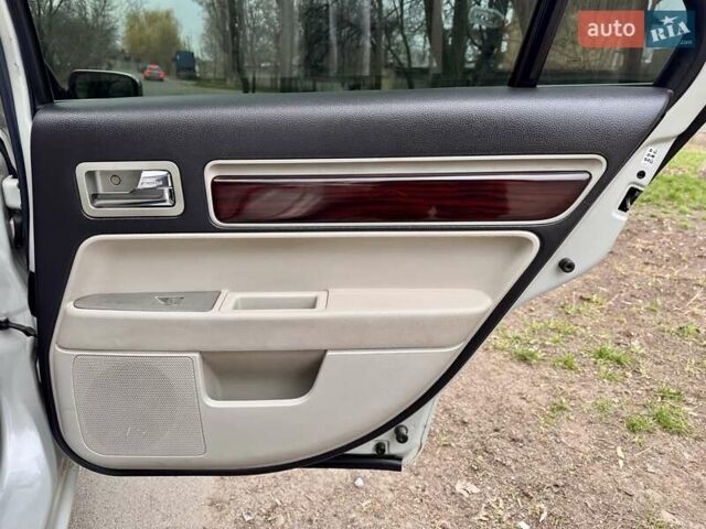 Белый Линкольн Зефир, объемом двигателя 2.97 л и пробегом 233 тыс. км за 5999 $, фото 65 на Automoto.ua