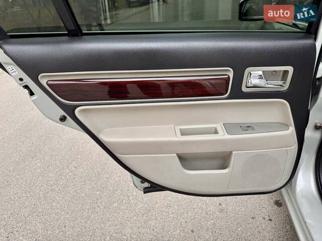 Белый Линкольн Зефир, объемом двигателя 2.97 л и пробегом 233 тыс. км за 5999 $, фото 57 на Automoto.ua