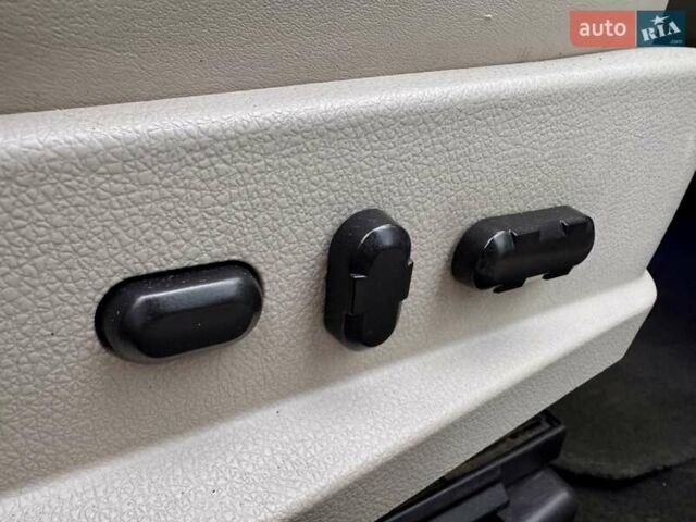 Белый Линкольн Зефир, объемом двигателя 2.97 л и пробегом 233 тыс. км за 5999 $, фото 46 на Automoto.ua