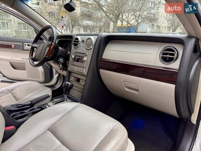 Белый Линкольн Зефир, объемом двигателя 2.97 л и пробегом 233 тыс. км за 5999 $, фото 50 на Automoto.ua