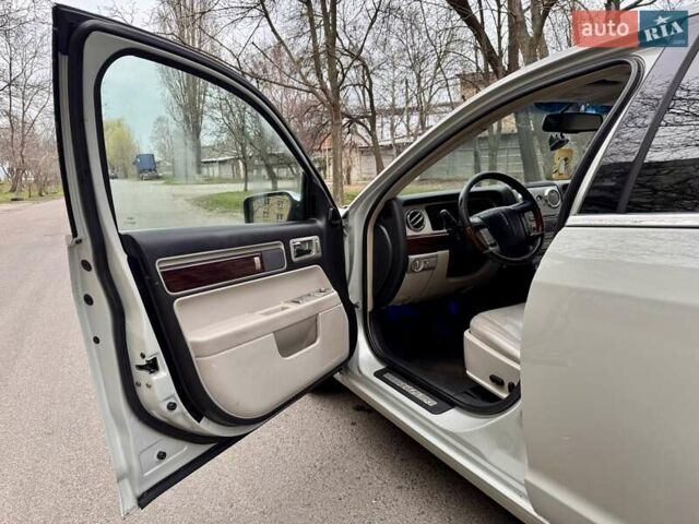 Белый Линкольн Зефир, объемом двигателя 2.97 л и пробегом 233 тыс. км за 5999 $, фото 48 на Automoto.ua