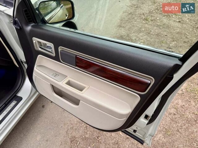 Белый Линкольн Зефир, объемом двигателя 2.97 л и пробегом 233 тыс. км за 5999 $, фото 47 на Automoto.ua