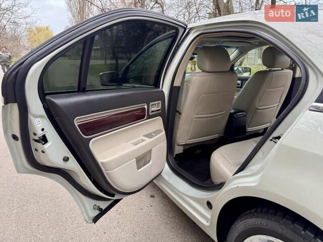 Белый Линкольн Зефир, объемом двигателя 2.97 л и пробегом 233 тыс. км за 5999 $, фото 58 на Automoto.ua