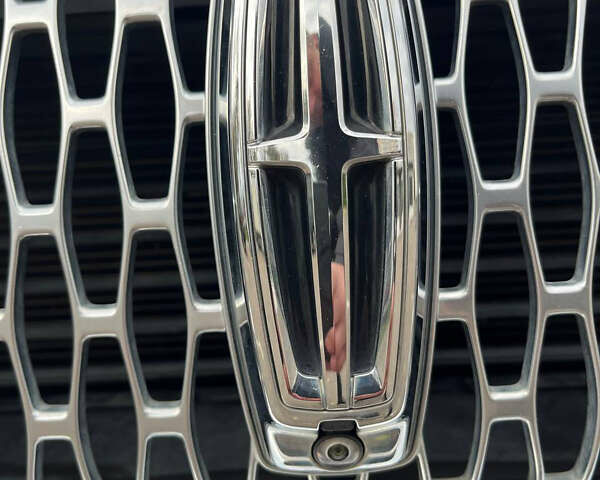 Білий Лінкольн Corsair, об'ємом двигуна 2 л та пробігом 84 тис. км за 22700 $, фото 11 на Automoto.ua