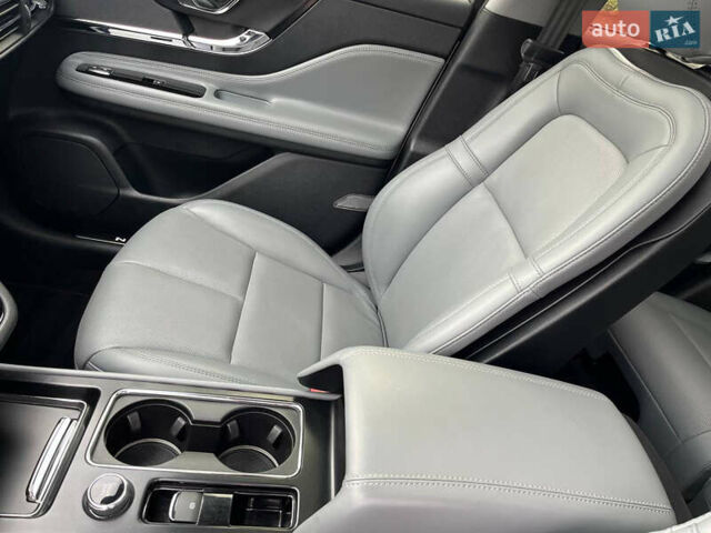 Білий Лінкольн Corsair, об'ємом двигуна 2 л та пробігом 84 тис. км за 22700 $, фото 17 на Automoto.ua