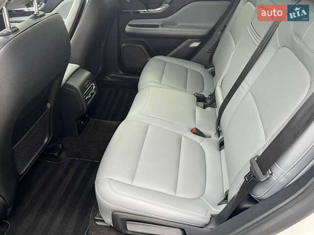 Білий Лінкольн Corsair, об'ємом двигуна 2 л та пробігом 84 тис. км за 22700 $, фото 18 на Automoto.ua