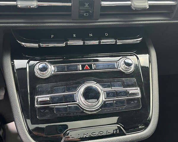 Білий Лінкольн Corsair, об'ємом двигуна 2 л та пробігом 84 тис. км за 22700 $, фото 22 на Automoto.ua